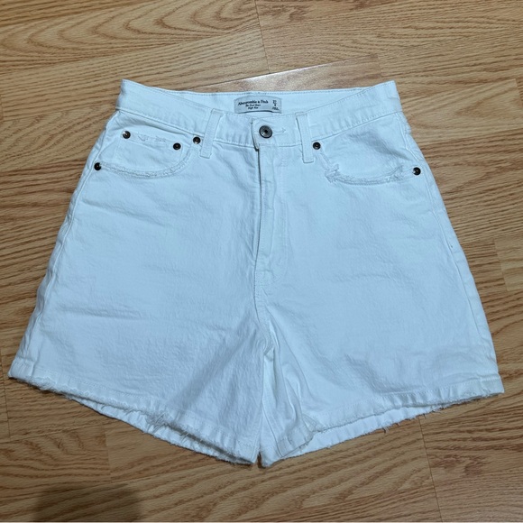 Abercrombie & Fitch High Waist Dad Short / White - Picture 1 of 5